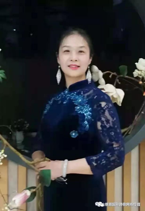 《绕在指尖上的柔》作者:含笑【主播:丹顶鹤】【桃源国际诗歌文化传媒】用声音传递温暖以诵读致敬人生♬（图11）