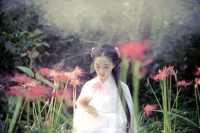 《女性之光》作者:静水流深【主播:园园 程广奇 孙秋红】【中国现代诗歌文化传媒】徜徉诗的海洋聆听天籁之音♬（图5）