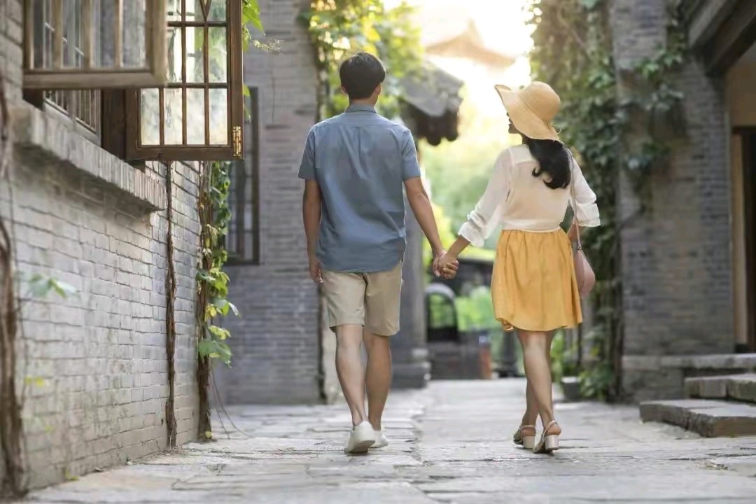 《中国现代诗人管泽富'花开'作品鉴赏》作者:管泽富。配乐：萨克斯[中国现代诗歌文化传媒]（图10）