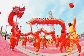 【海外诗译】精品双语朗诵《龙腾天下》作者|高溪溪、英译|静好、审译&朗诵|薇薇(图5)
