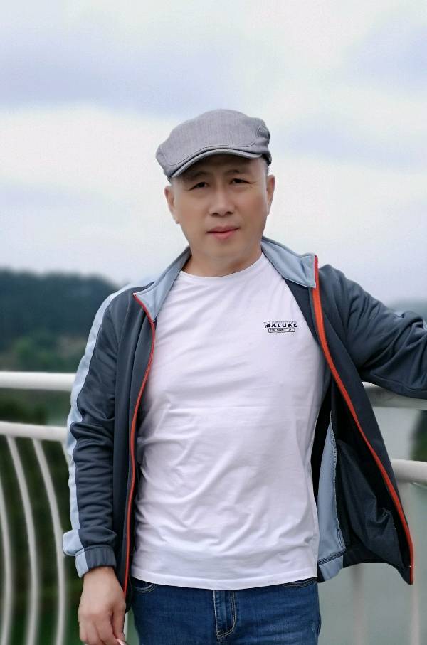 请欣赏岁月静好 海纳百川倾情朗诵李振和老师的《风雨彩虹铿锵玫瑰》编辑//海纳百川/【中国长江文学社】有声文学平台【第7958期】（图10）