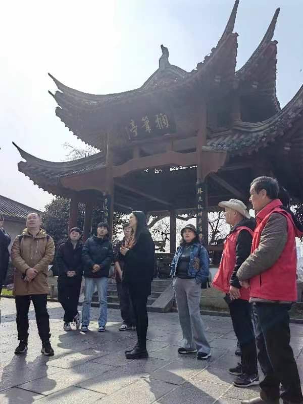 鹅池春柳,作者周智敏