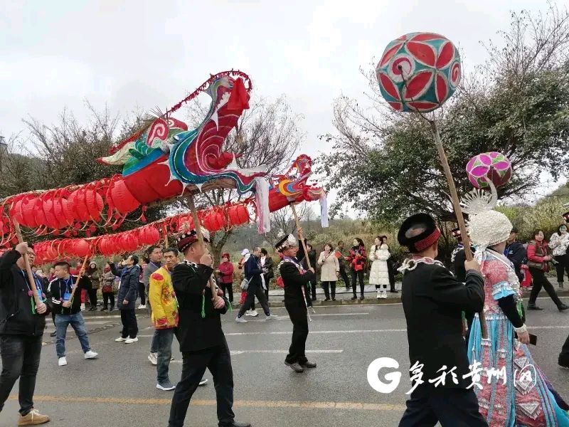 《七律'百年金镛'，抒怀二月二'现代古诗》作者:刘文波。配乐:纪念百年金镛。[中国现代诗歌文化传媒]（图7）