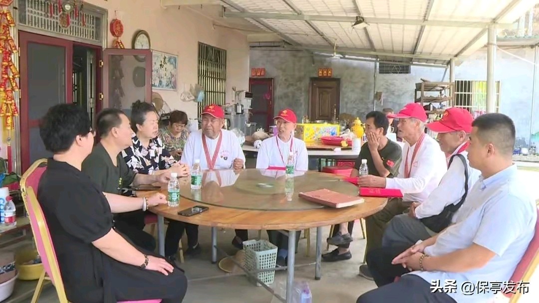 《茶溪谷让我流泪的地方》作者:刘汉兴。朗读者:慧思海。[中国现代诗歌文化传媒]（图6）