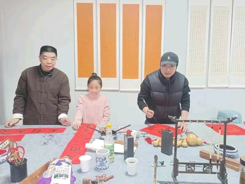 洪恩寺特聘禅书艺术家义写春联迎新活动圆满成功