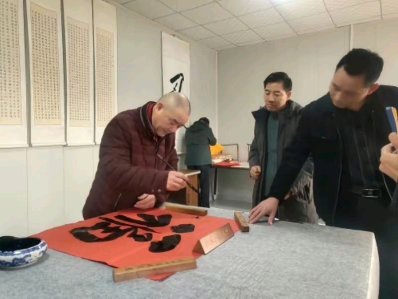 洪恩寺特聘禅书艺术家义写春联迎新活动圆满成功(图4)