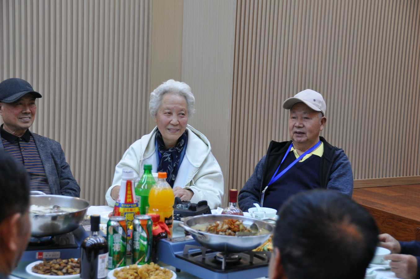七律.赞铁11师汽车营营部战友聚会 作者/卓顺贵(图7)