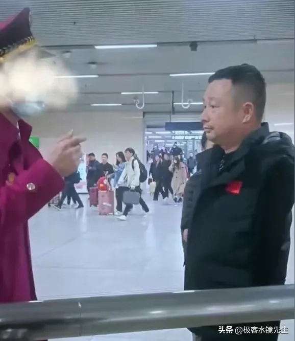 ［武汉地铁站认证不认人］（文/方立新）……莲叶之珠文学社（图3）