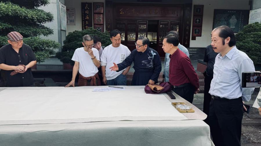 經典合作畫《牛鎮百花開》的誕生(图4)