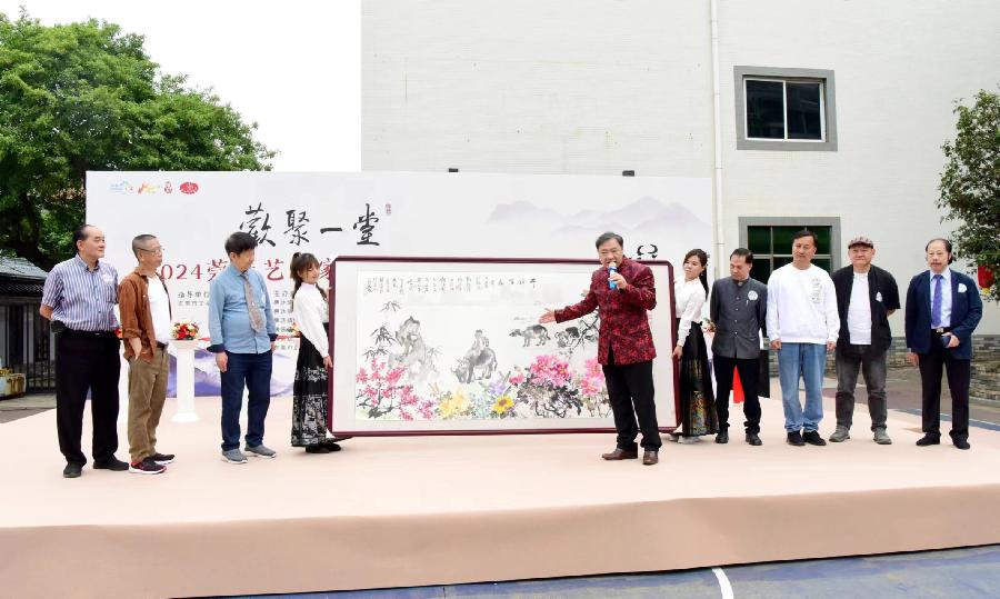 經典合作畫《牛鎮百花開》的誕生