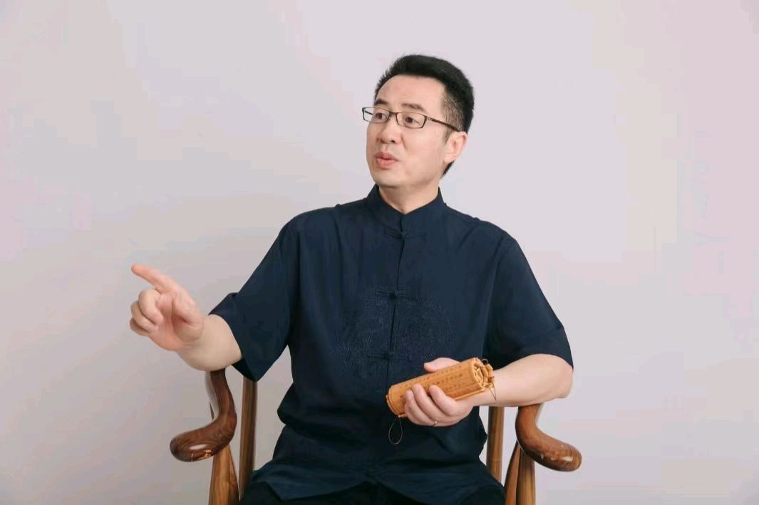 四川电视台主持人海光朗诵四川诗人雪枫作品《给日子贴上春天的邮票》(图2)