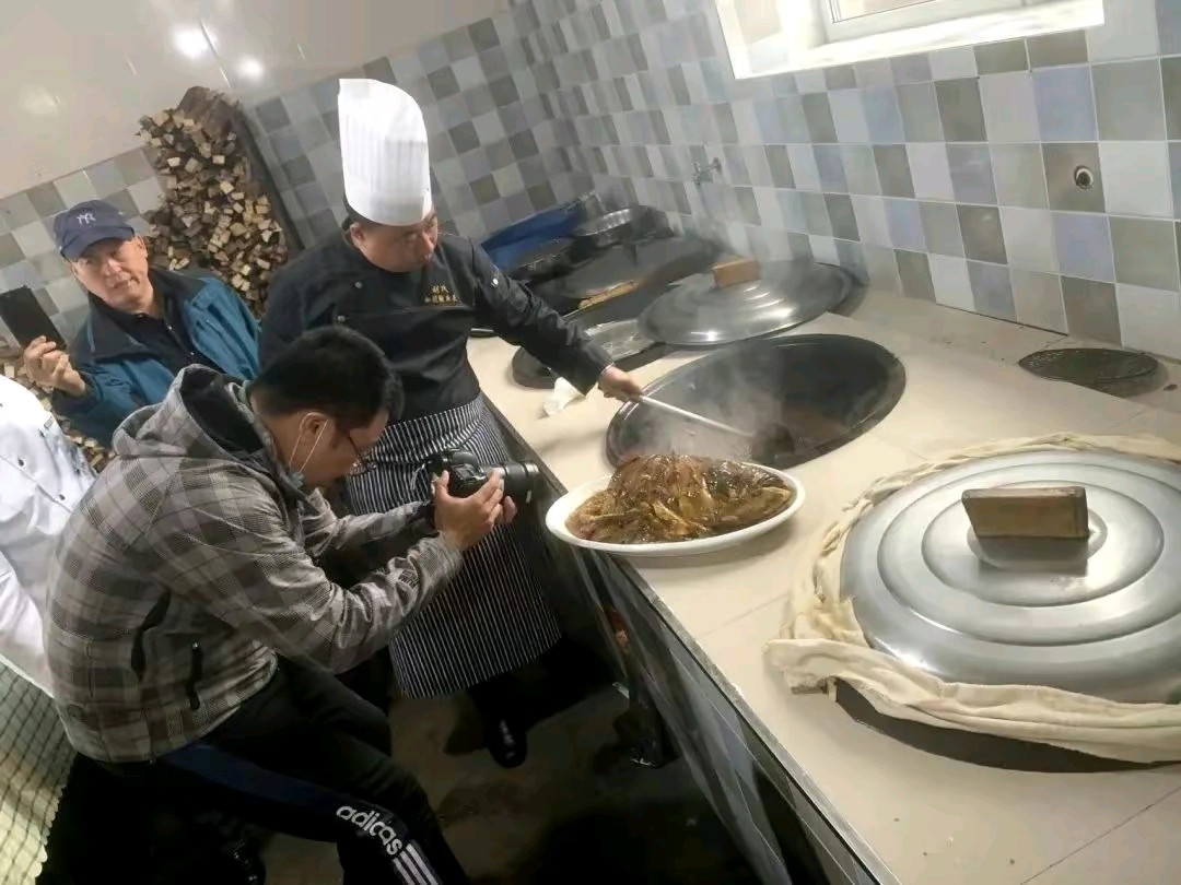 《春天的邀请》作者:佚名。朗读者:理鸣，园园。[中国现代诗歌文化传媒]（图19）