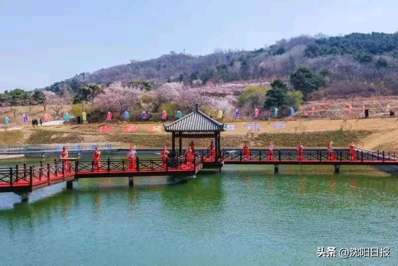 《七律:闹春》作者:郭小林。配乐:《闹春》记录解说。[中国现代诗歌文化传媒]（图12）