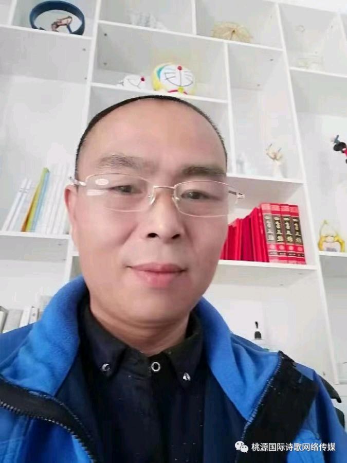 《春草》作者:田间布衣【主播:悠闲】【桃源国际诗歌文化传媒】用声音传递温暖以诵读致敬人生♬（图10）