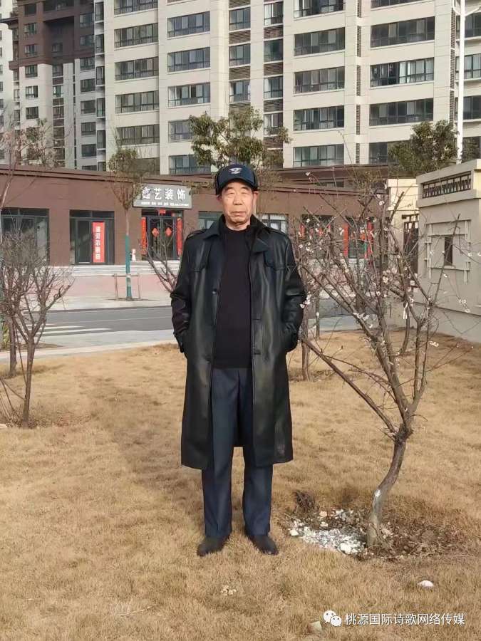 《春精神》作者:易生诗梦【主播:青苗】【桃源国际诗歌文化传媒】用声音传递温暖以诵读致敬人生♬（图10）