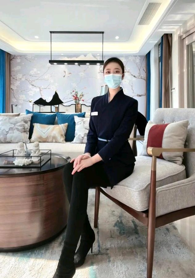请欣赏四位金牌主播倾情演绎黄金鑫老师的微小说《买一赠一》编辑//海纳百川【中国长江文学社】有声文学平台【第8365期】（图5）