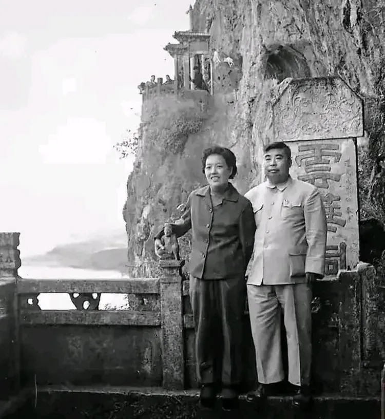 铿锵玫瑰岂畏寒,百折不挠初心如磐——纪念新四军老战士陈绥圻诞辰100周年(作者/刘云和)……莲叶之珠文学社(图18)