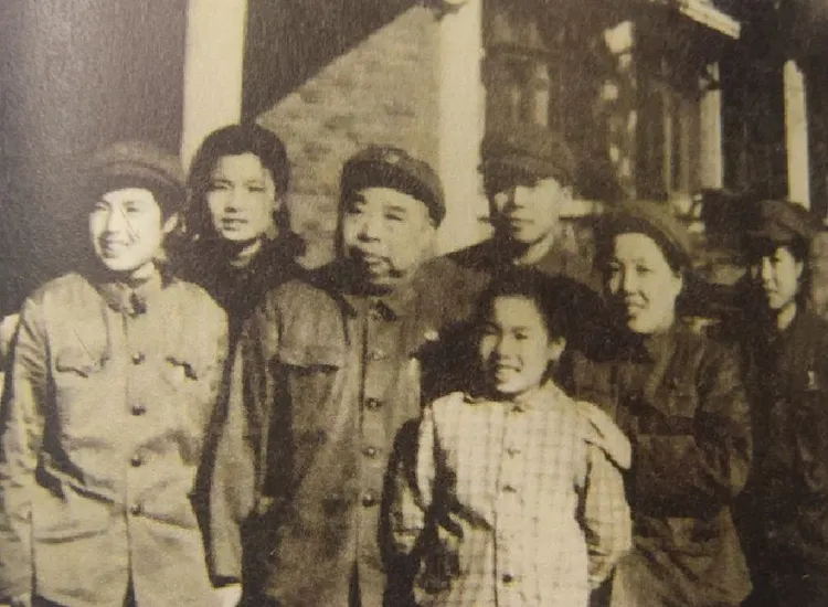 铿锵玫瑰岂畏寒,百折不挠初心如磐——纪念新四军老战士陈绥圻诞辰100周年(作者/刘云和)……莲叶之珠文学社(图24)