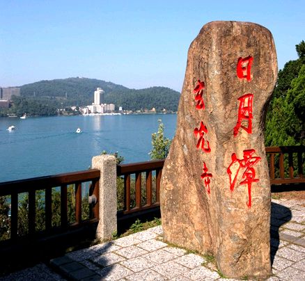 《东方即白现代诗歌签赏》作者：东方即白。配乐：智能解说音画。[中国现代诗歌文化传媒]（图10）