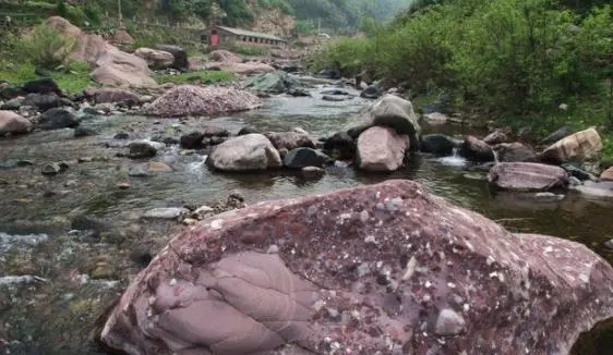 《补石天，问号》作者:吴丽跃。配音:《诗画加配音》。[中国现代诗歌文化传媒]（图6）