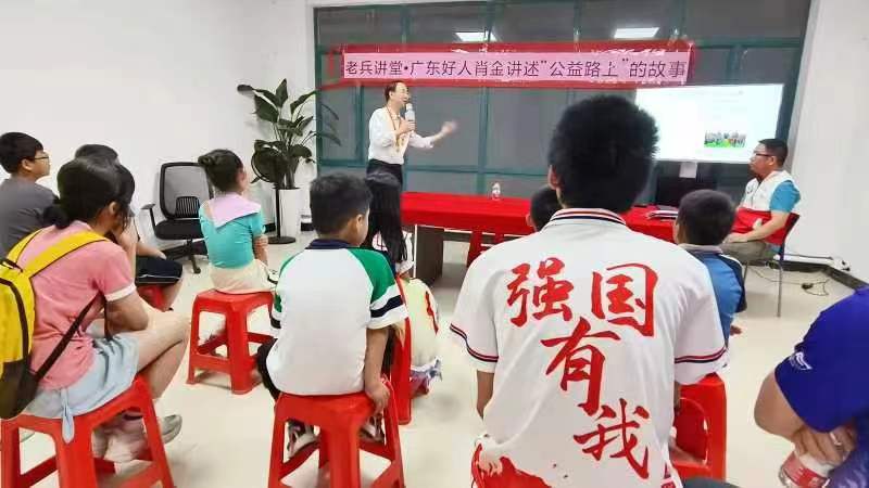 老兵讲堂 传承革命传统