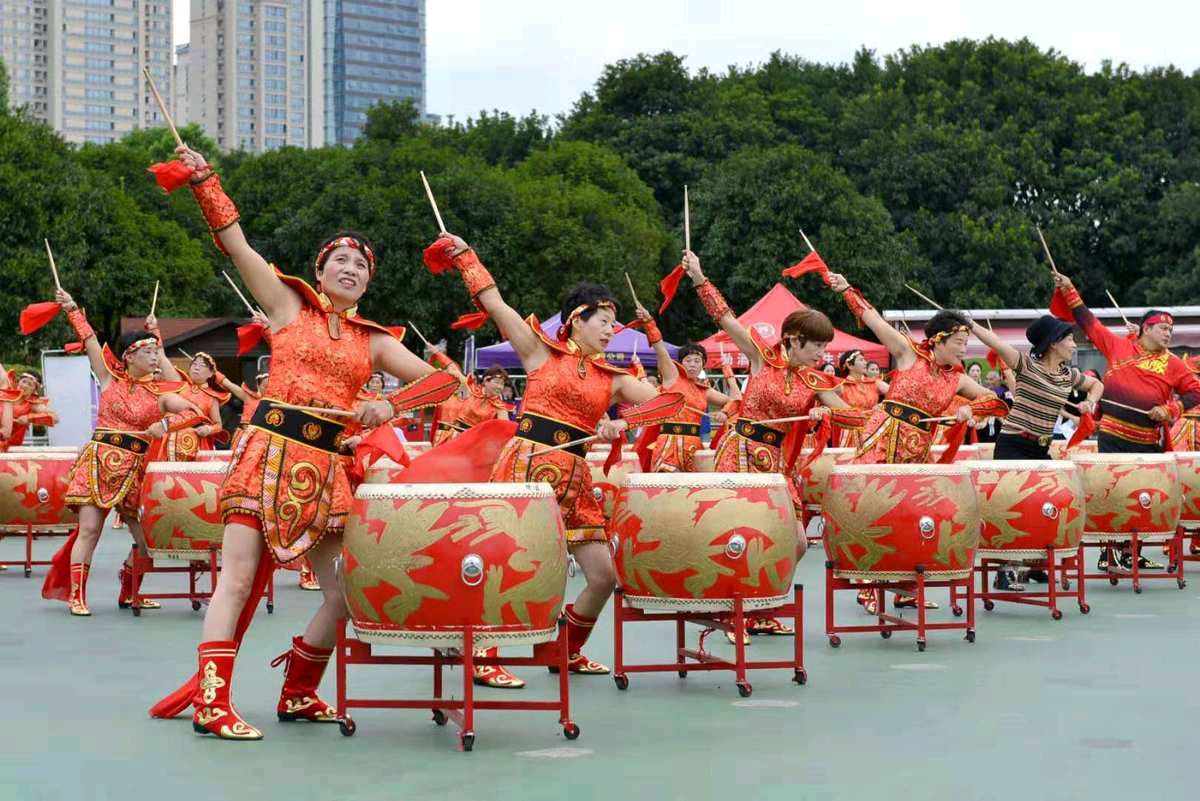 有这样一群“傻子”（图9）