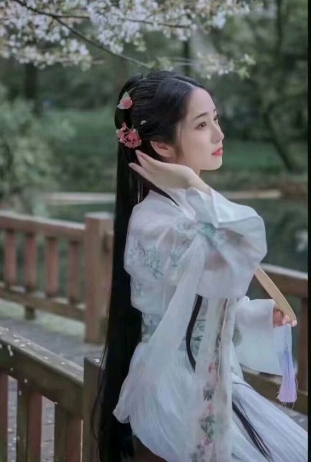 【蓝月亮诗刊】签约诗人：蒙吉品／江城子.孟夏听夜雨（图2）
