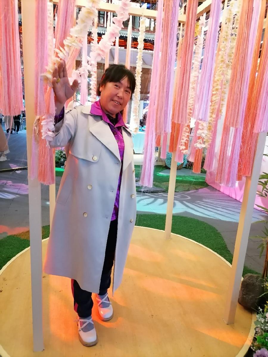 中英文双语现代诗11首|作者:梁雯|翻译:王佐臣