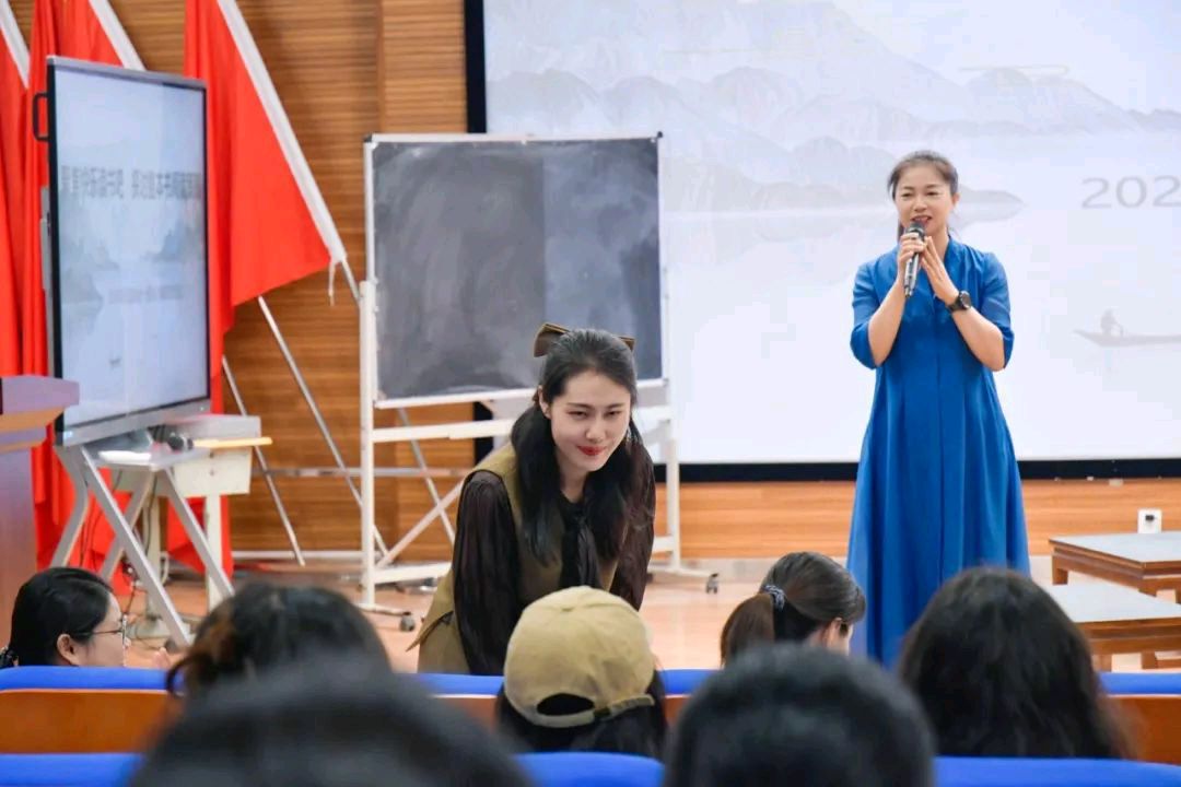 【允美教育集团】聚焦快乐读书吧 探讨整本书阅读策略——2024年西双版纳州允景洪小学语文节活动（图2）