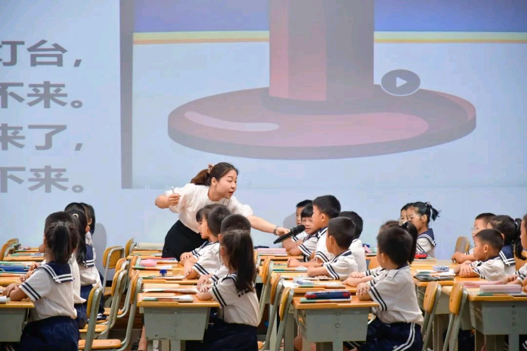 【允美教育集团】聚焦快乐读书吧 探讨整本书阅读策略——2024年西双版纳州允景洪小学语文节活动（图6）
