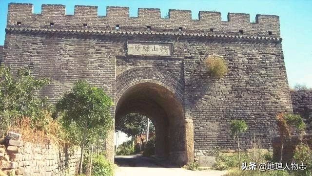 《芝兰草》作者:田歌。配乐:东北方言诗词配《画面音乐》。[中国现代诗歌文化传媒]（图13）