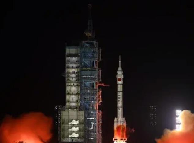 《九江文学社：北京头条》《九江文学社》热烈祝贺神舟十八载人飞船取得发射圆满成功（图9）