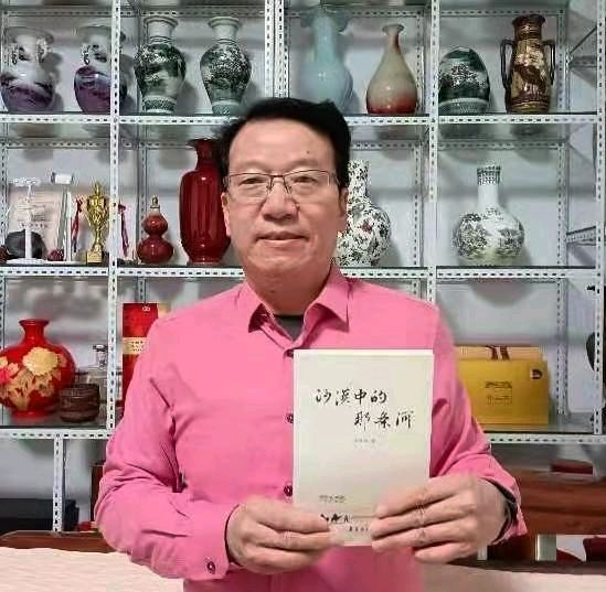 永远的铁干里克——读李河新《沙漠中的那条河》有感