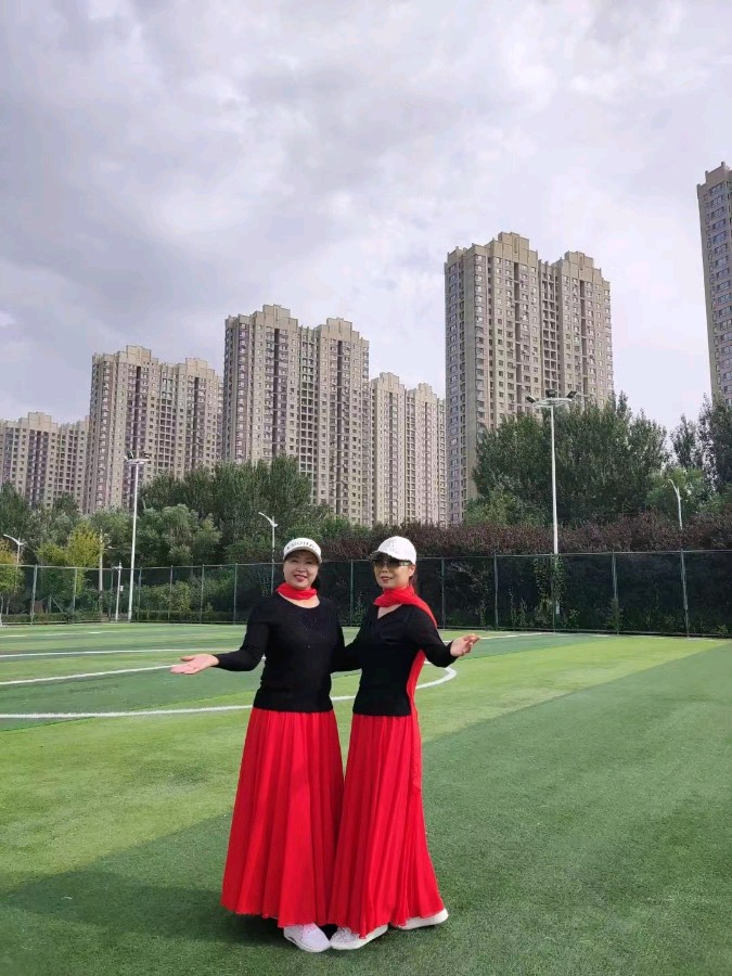 龙飞凤舞彩绸亮相 伊通河畔喜迎五一（图4）