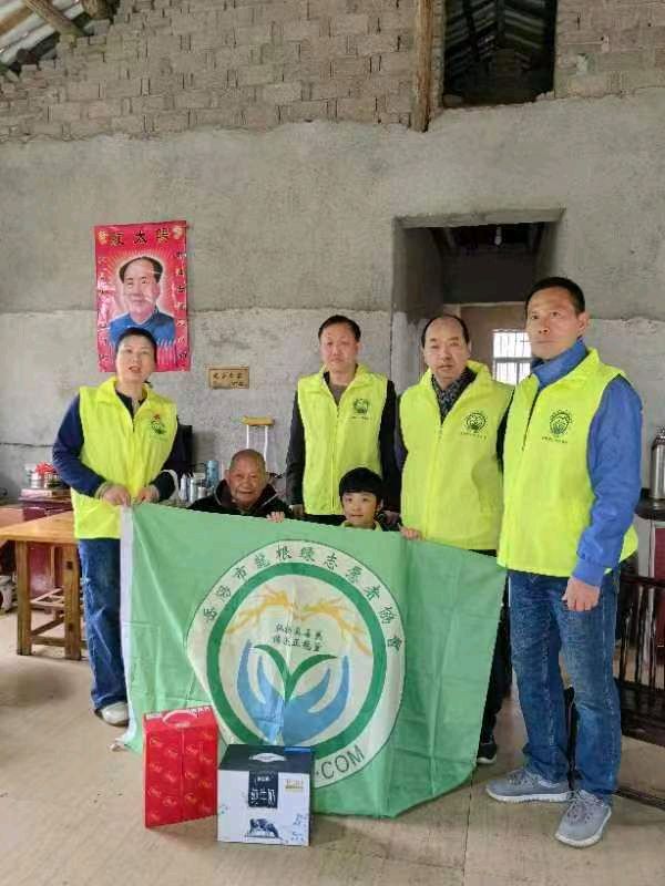 “心系抗美援朝志愿军老战士，情暖劳动节”岳阳市龙根绿志愿者协会慰问抗战老兵（图6）