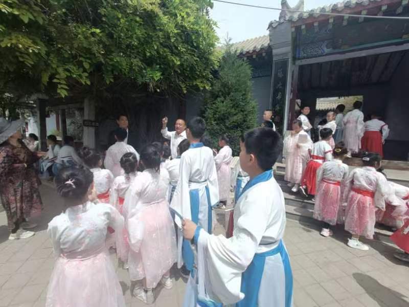 【都市头条向幸福出发编辑部】第11281期 紫藤花开第二届诗词歌赋朗诵会（图14）