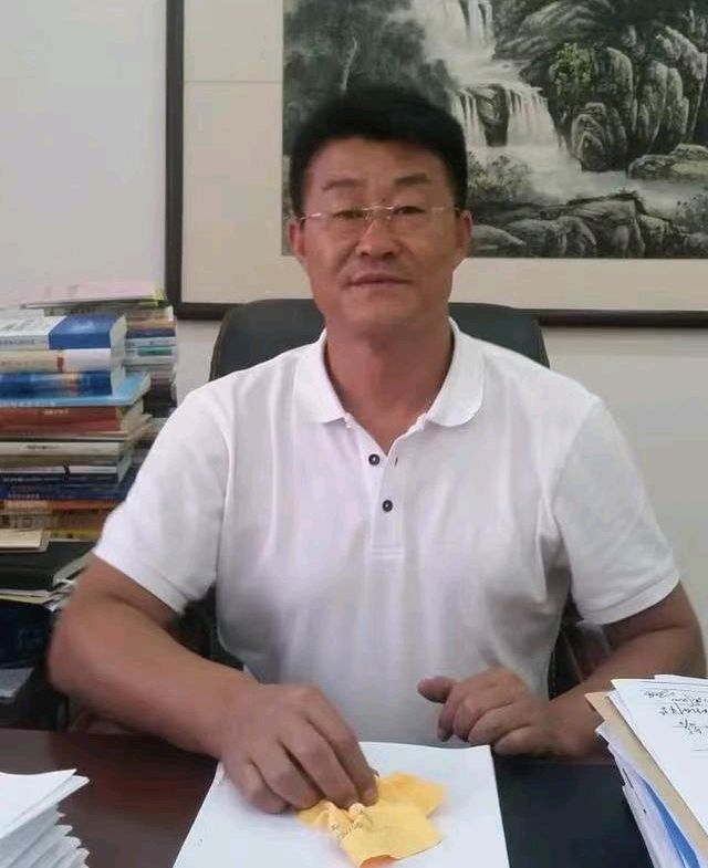 请您欣赏崔绍剑老师的作品《逢春》外两首 主播//看海 编辑//海纳百川【中国长江文学社】有声文学平台【第8624期】（图8）