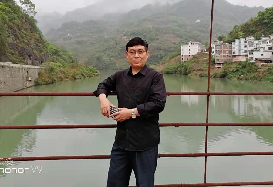 红梅诗歌文化传媒||刘传培（蓝衫布衣）诗词30首（图33）