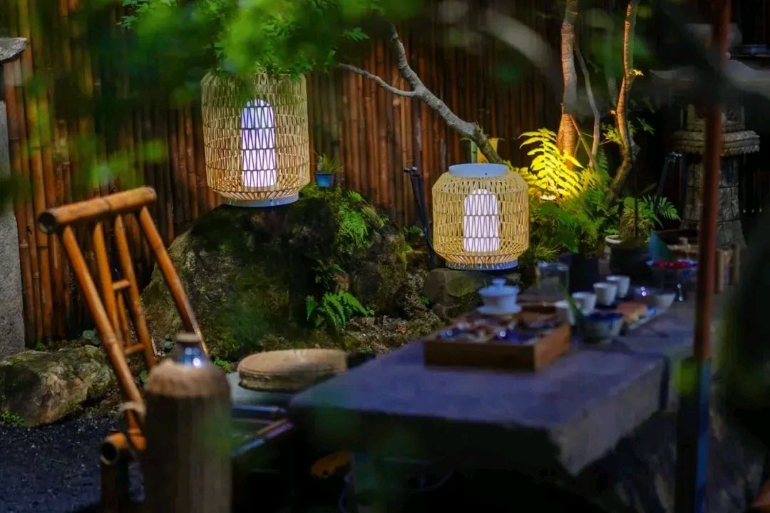 请欣赏诗情画意老师美诗四首（图5）