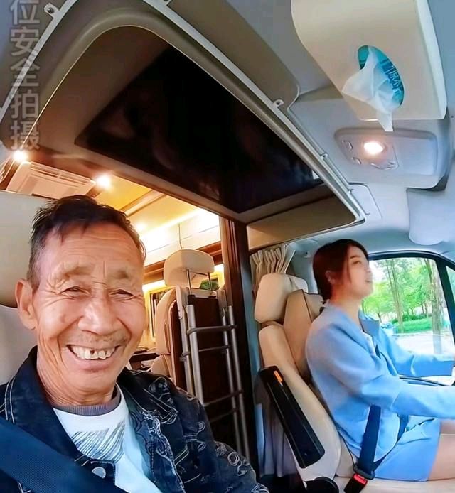 漂亮白鸽传佳话 ‖ 作者/余育华 朗诵/李卫（图14）