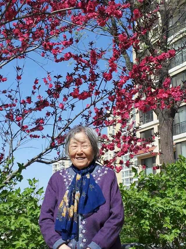 【五月的鲜花诗歌朗诵艺术团】【五月的鲜花诗社】周红梅作品《天之大》朗诵 阿梅 编辑制作刘林丽（图9）
