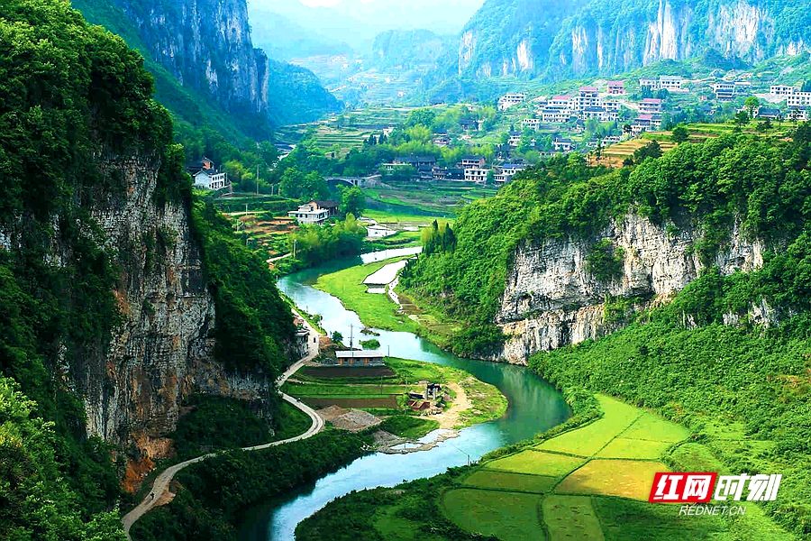 《青山之恋》作者:红蝴蝶 配乐:《诗画音乐》 [中国现代诗歌文化传媒]（图5）