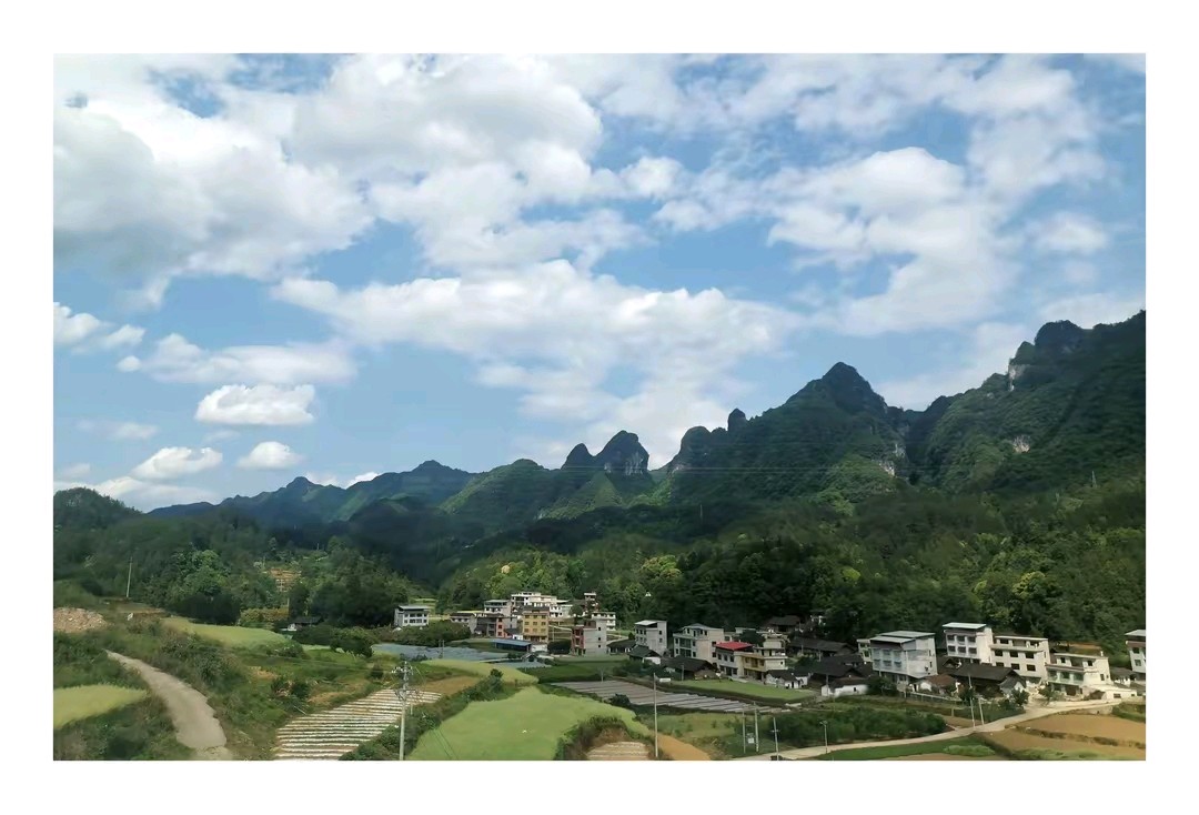 《现代诗人古诗七律几首鉴赏》作者:刘文波 配乐:《诗画音乐》 [中国现代诗歌文化传媒]（图8）