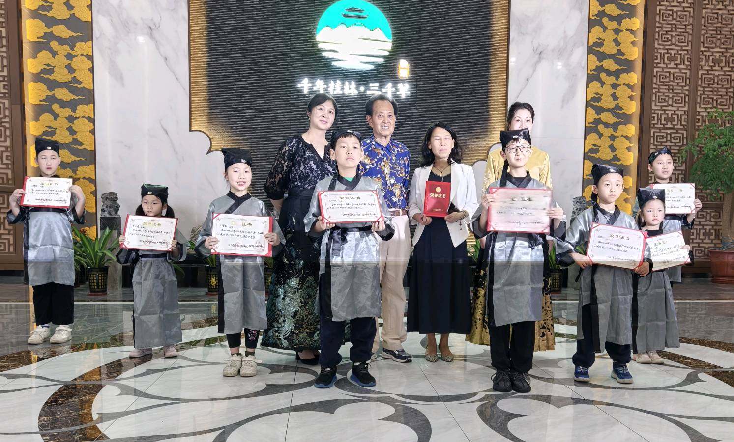 传统优秀文化艺术模特走秀千年桂林∥中国桂林都市漓江诗书画社微刊总（第161期）（图28）