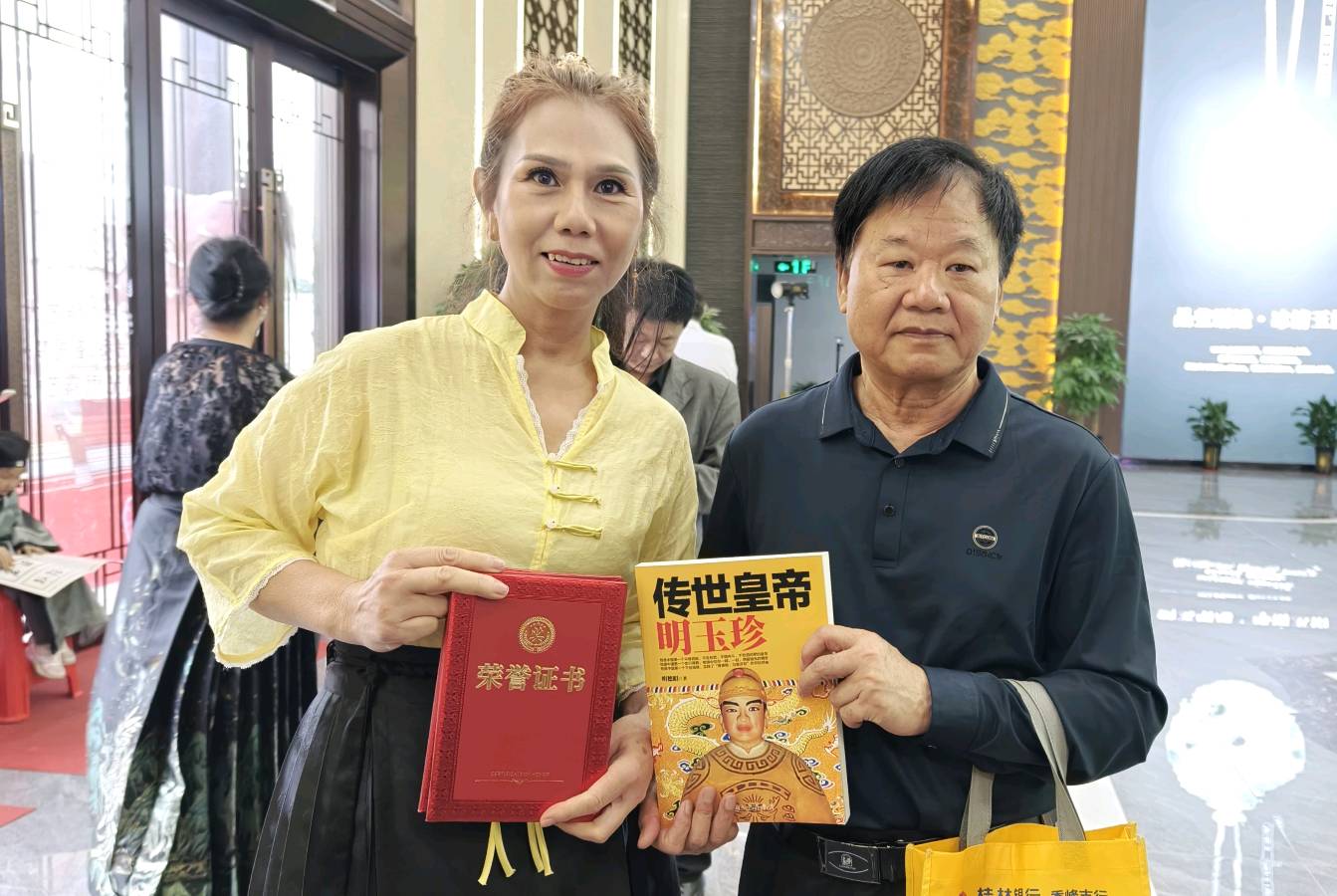 传统优秀文化艺术模特走秀千年桂林∥中国桂林都市漓江诗书画社微刊总（第161期）（图55）