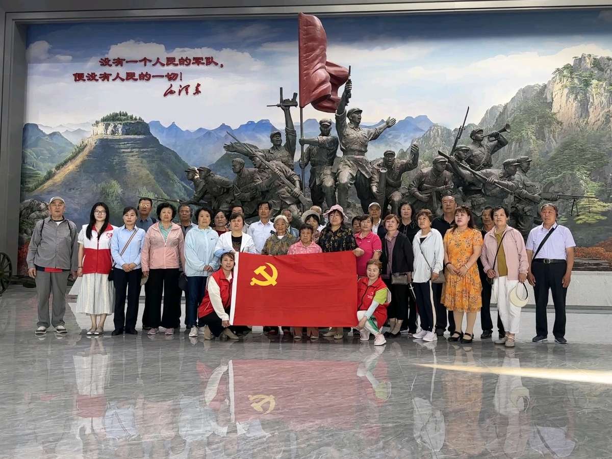 瞻仰山东老战士广场陈列馆