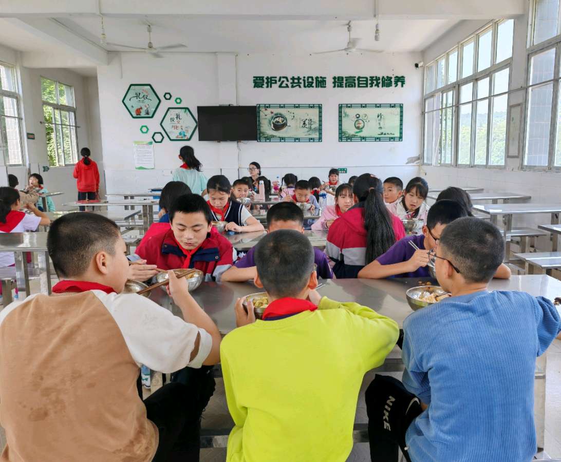 点亮“心”灯 让爱同行