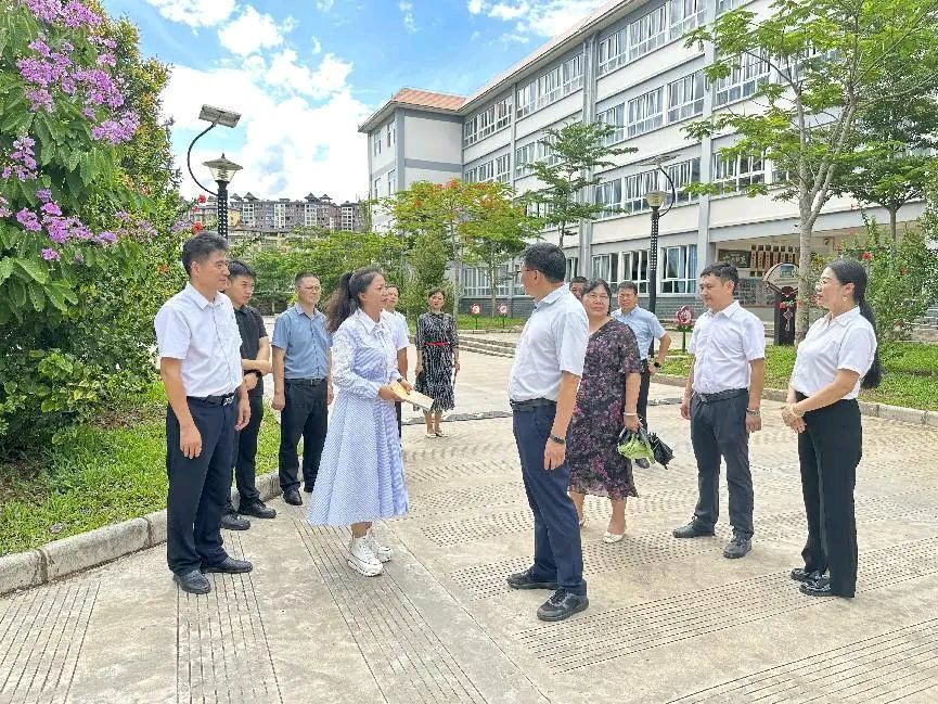 【允美教育集团】勐腊县委书记张世影率队到允美教育集团成员校勐腊校区进行调研(图3)