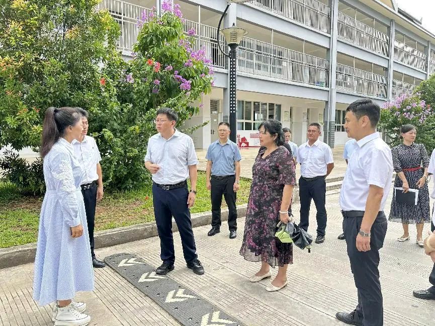 【允美教育集团】勐腊县委书记张世影率队到允美教育集团成员校勐腊校区进行调研（图4）