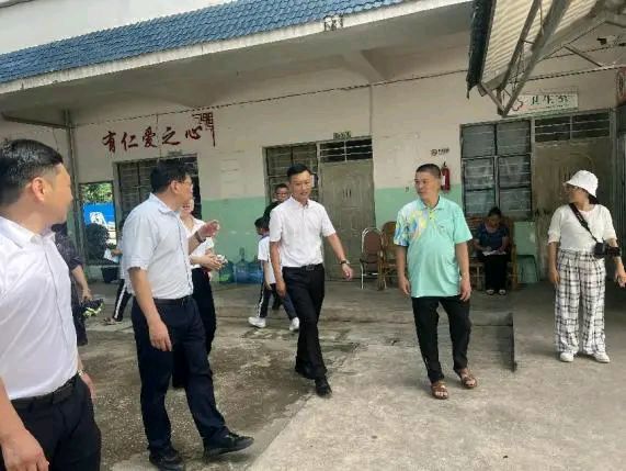 【允美教育集团】勐腊县委书记张世影率队到允美教育集团成员校勐腊校区进行调研(图6)